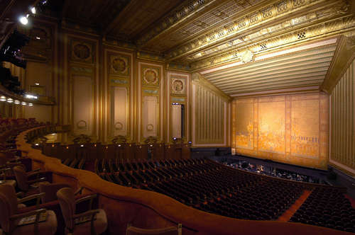 LYRICOPERA-Ardis_Krainik_Theatre_c_Dan_Rest_4003.jpg