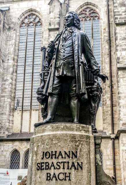 Bach_Statue_Leipzig_003_.jpg