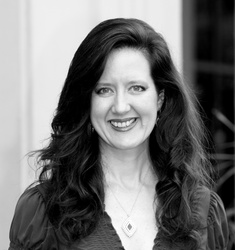 LisaFoltz-Nov2013BW-cropped.jpg