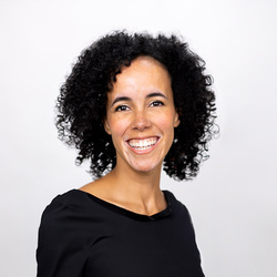 Headshot1.jpg